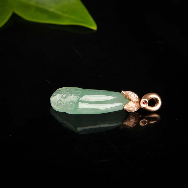 天然翡翠莲蓬吊坠-红掌柜