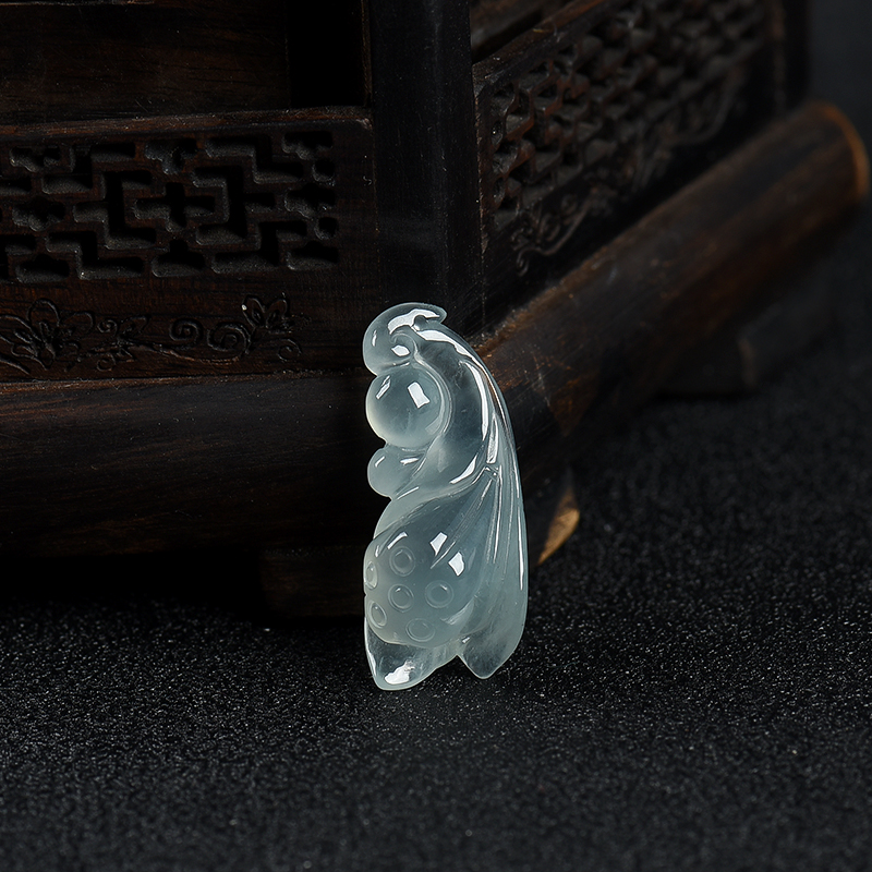 糯冰种浅绿翡翠莲蓬吊坠-红掌柜