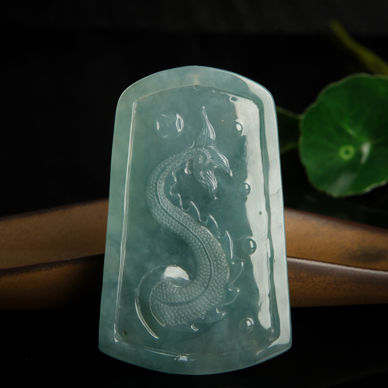 糯种灰绿翡翠吊坠-红掌柜