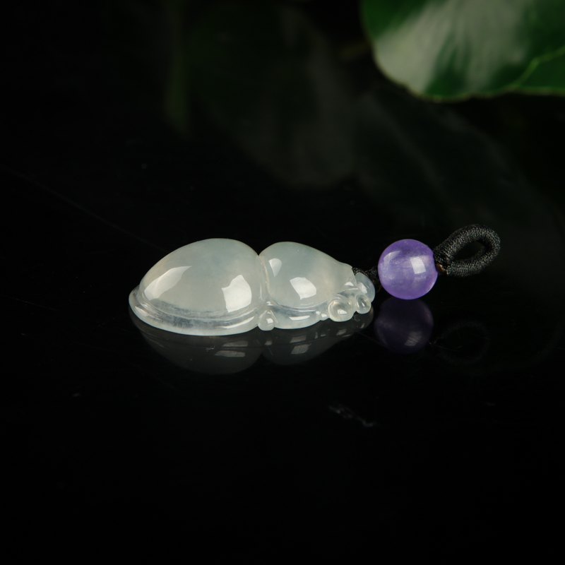 糯冰种白色翡翠吊坠-红掌柜