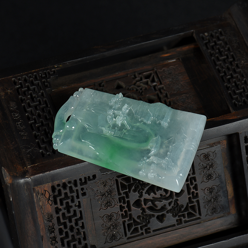 缅甸天然冰种翡翠山水牌吊坠-红掌柜