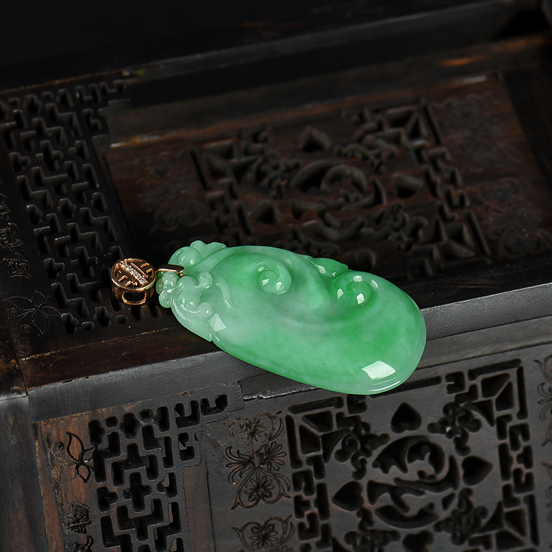 缅甸天然豆种翡翠如意吊坠-红掌柜