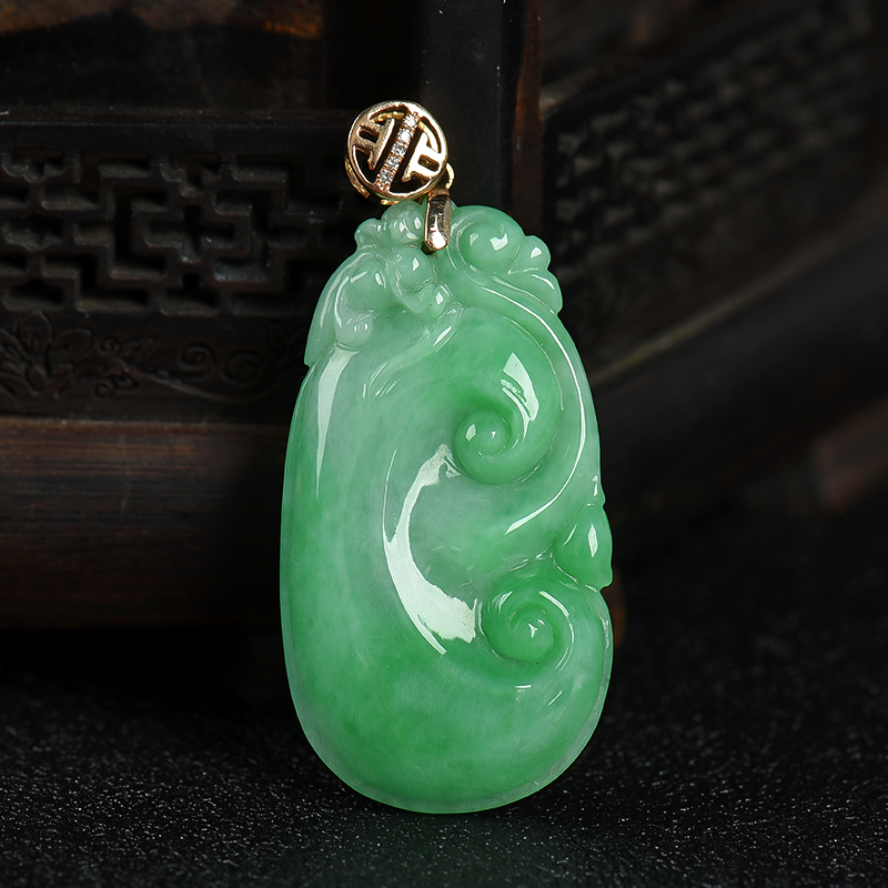 缅甸天然豆种翠绿翡翠吊坠-红掌柜