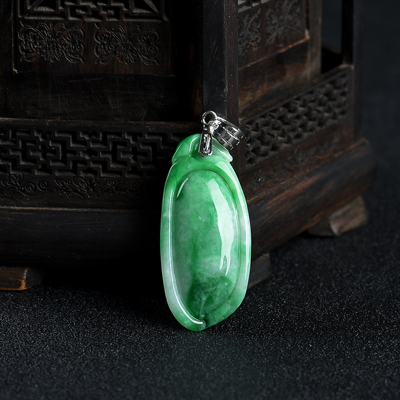 银镶豆种翡翠福瓜吊坠-红掌柜