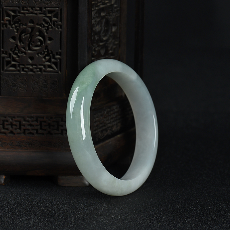 豆种飘花翡翠手镯-红掌柜