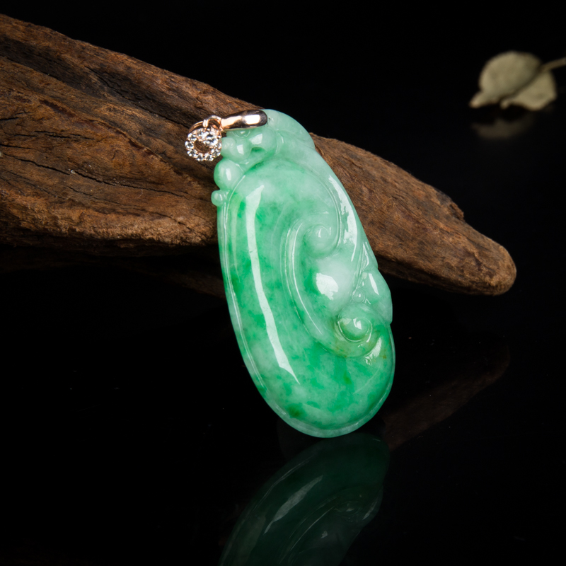 银镶翡翠吊坠-红掌柜