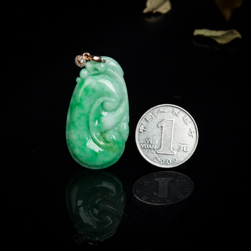 银镶豆种飘翠翡翠如意吊坠-红掌柜