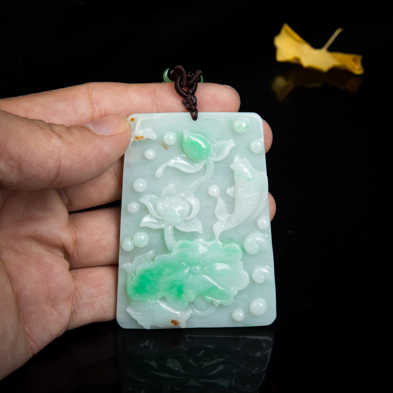 天然糯种飘翠翡翠年年有余吊坠-红掌柜