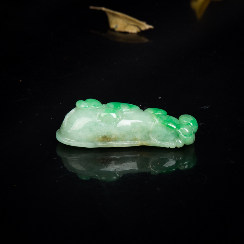 天然飘翠翡翠福瓜吊坠-红掌柜