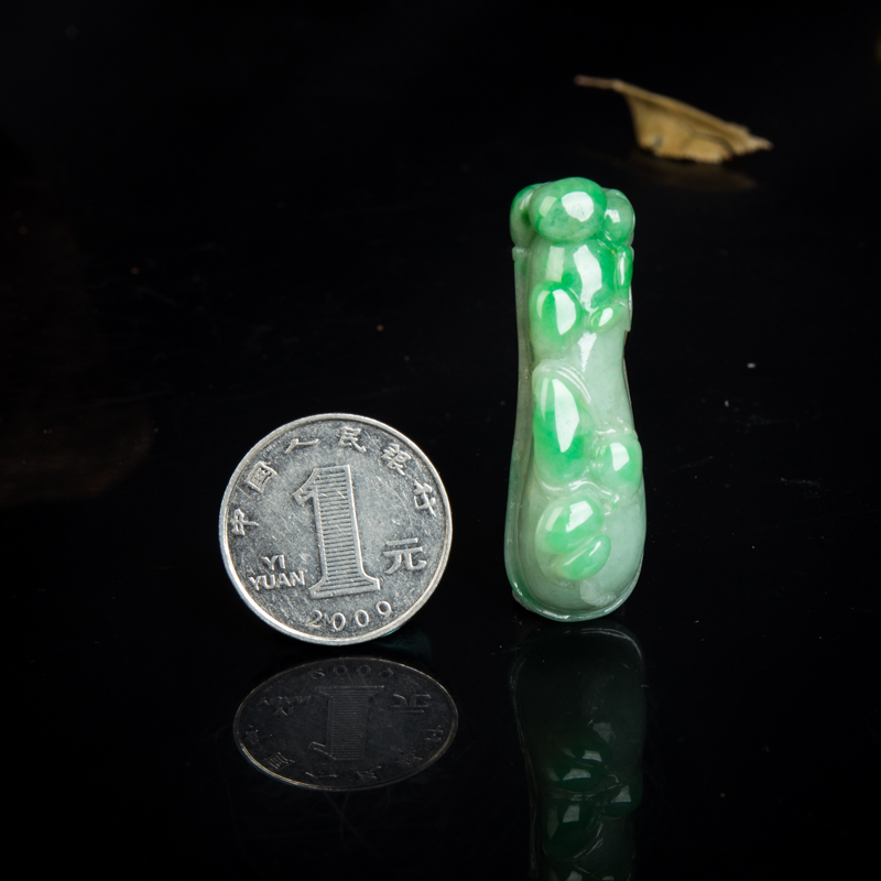 天然豆种飘翠翡翠福瓜吊坠-红掌柜