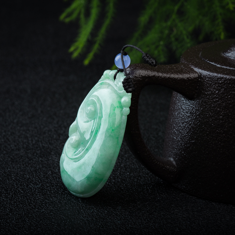 豆种翡翠如意吊坠-红掌柜