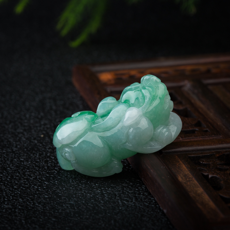 糯种翡翠貔貅吊坠-红掌柜