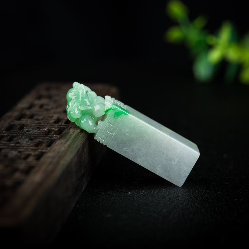 天然糯种飘翠翡翠貔貅印章-红掌柜