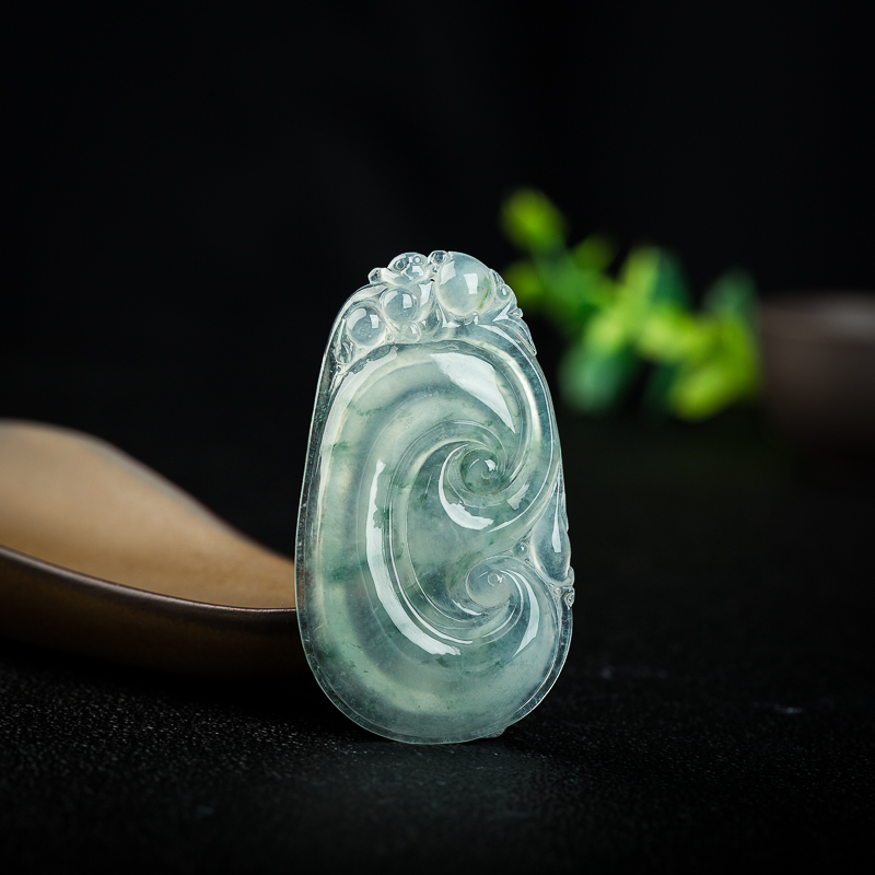 高冰种飘花翡翠如意吊坠-红掌柜