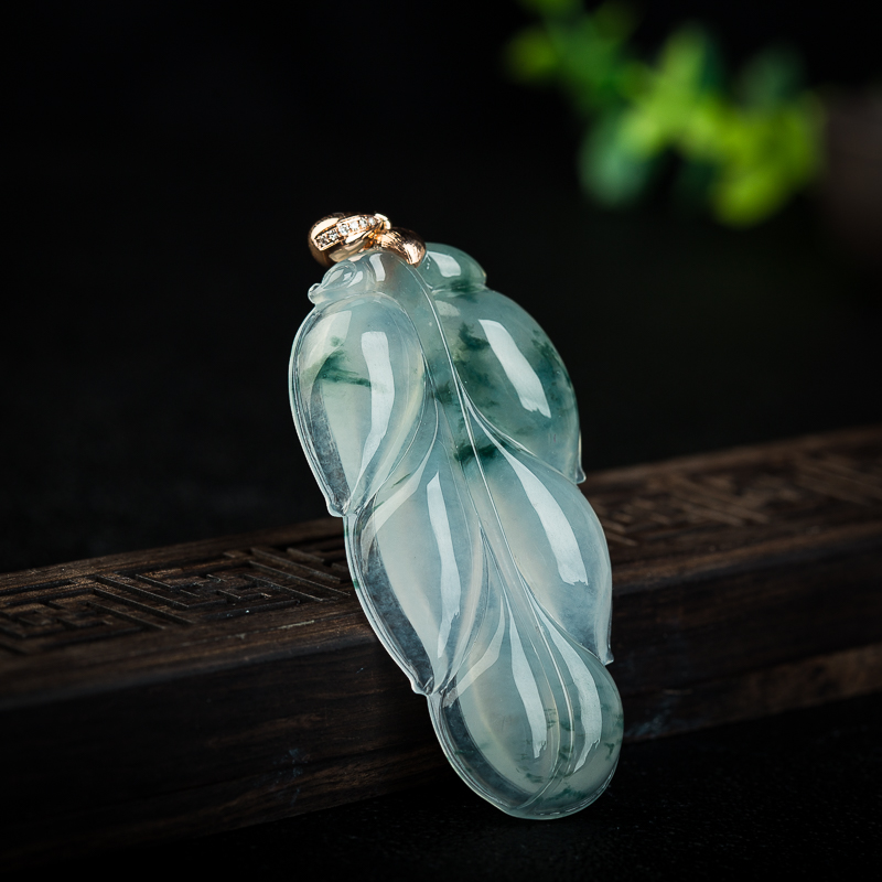 冰种飘花翡翠金枝玉叶吊坠-红掌柜