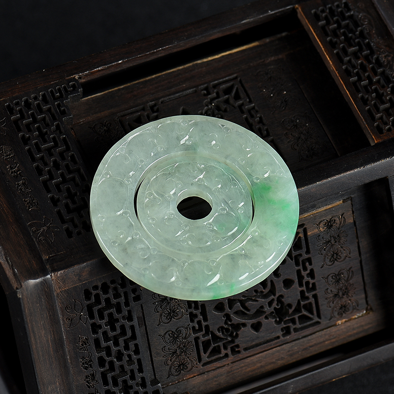 翡翠扭转乾坤吊坠-红掌柜