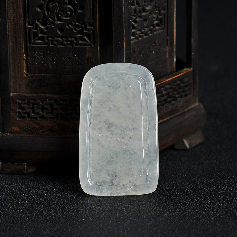 白色翡翠山水吊坠-红掌柜