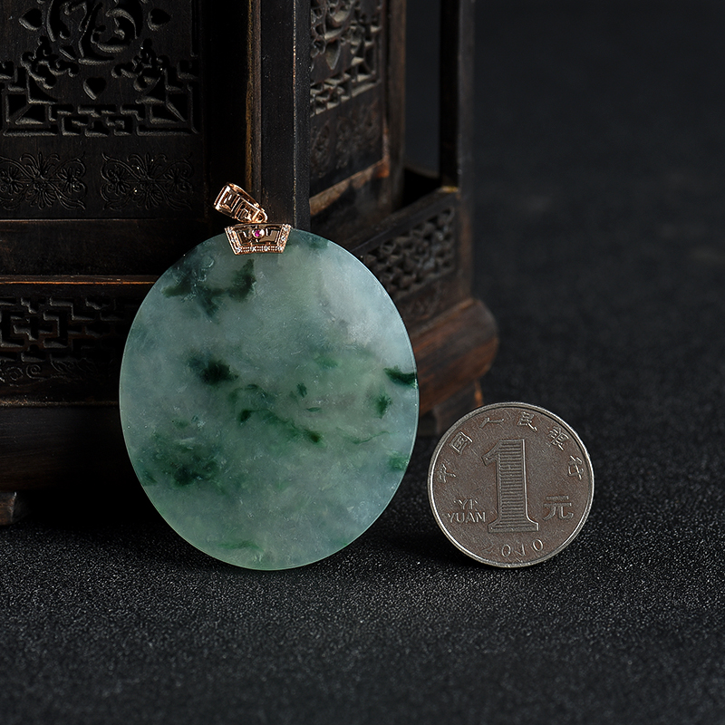 天然飘花翡翠圆牌吊坠-红掌柜