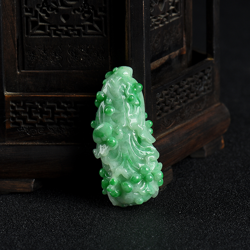 豆种飘翠翡翠百财吊坠-红掌柜