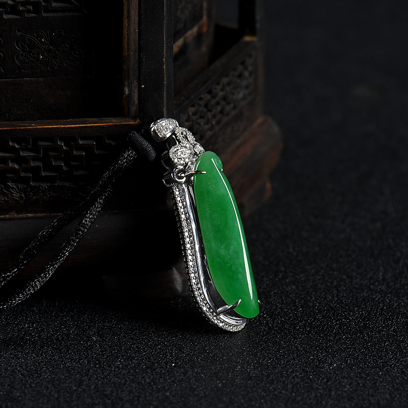 糯种翠绿翡翠福瓜吊坠-红掌柜