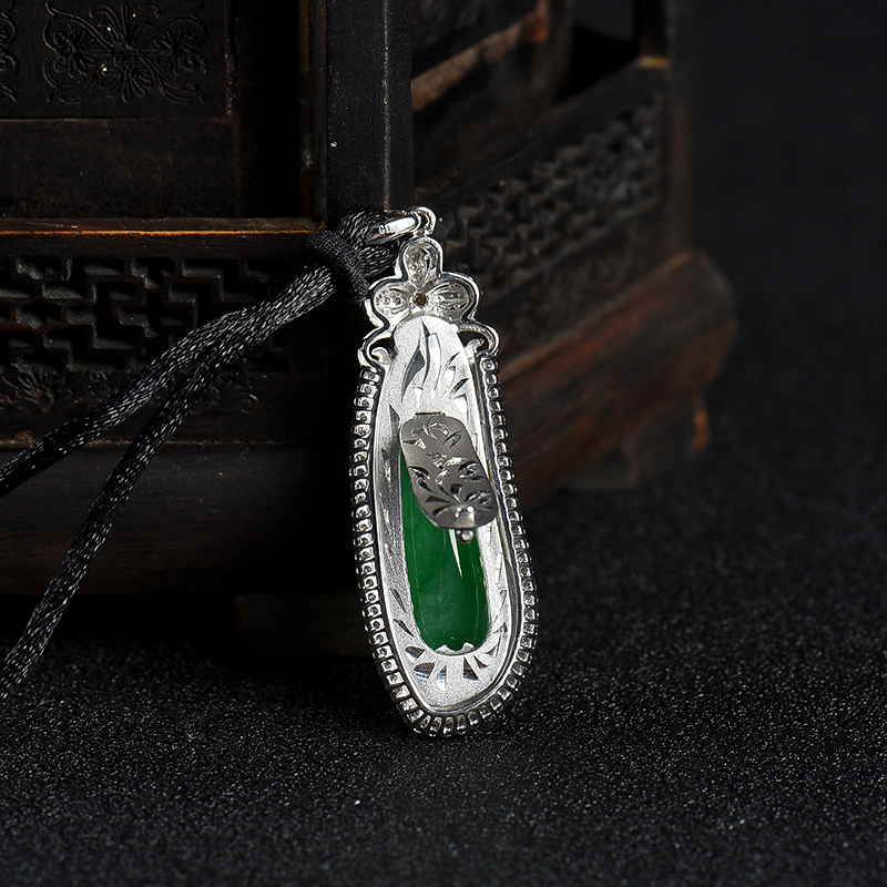 翡翠福瓜吊坠-红掌柜