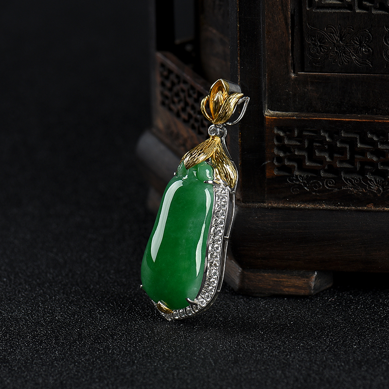 天然翠绿翡翠福瓜吊坠-红掌柜