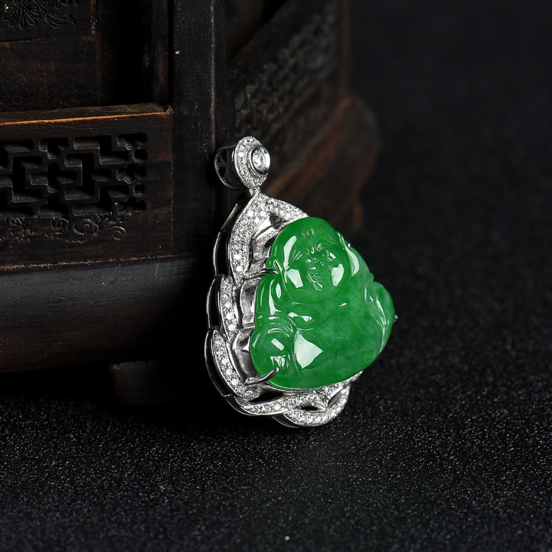 豆种翠绿翡翠佛吊坠-红掌柜