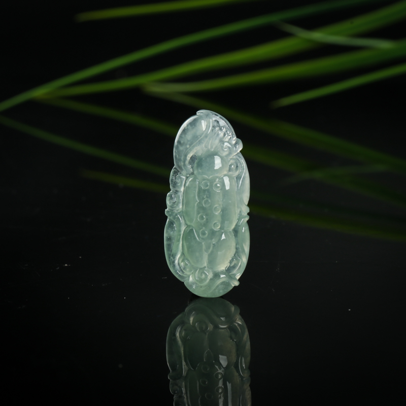 糯冰种浅绿翡翠莲花吊坠-红掌柜