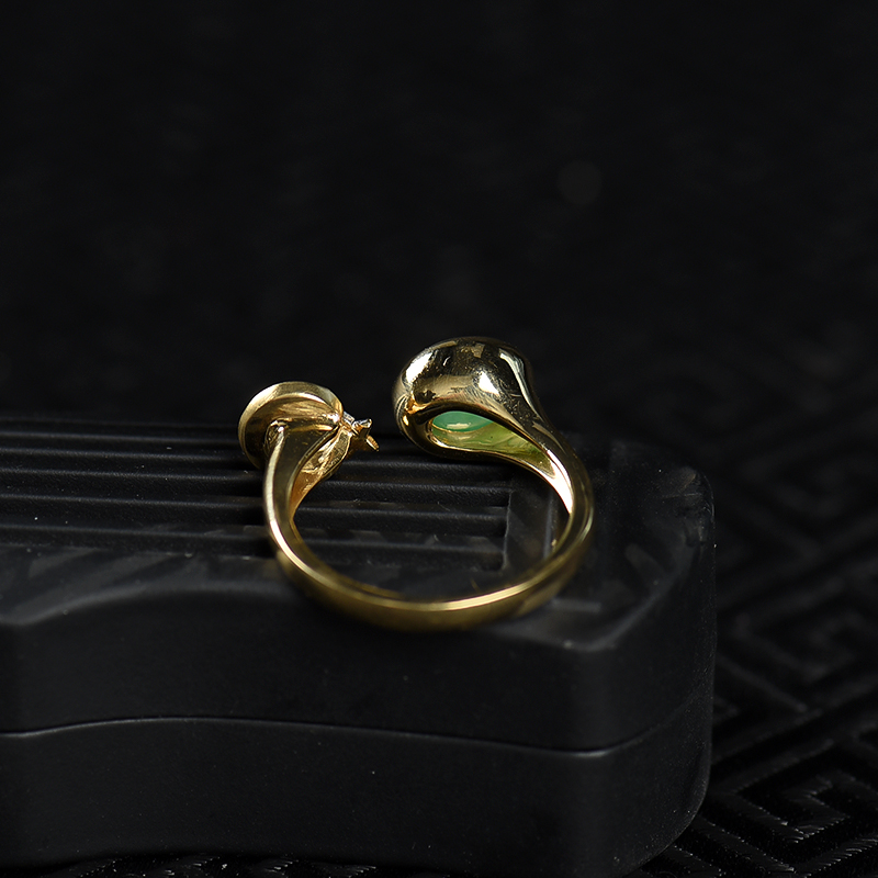 缅甸天然豆绿翡翠戒指-红掌柜
