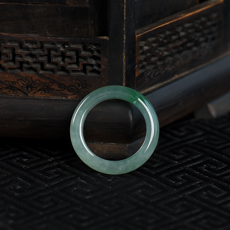 糯冰种飘翠翡翠戒指-红掌柜