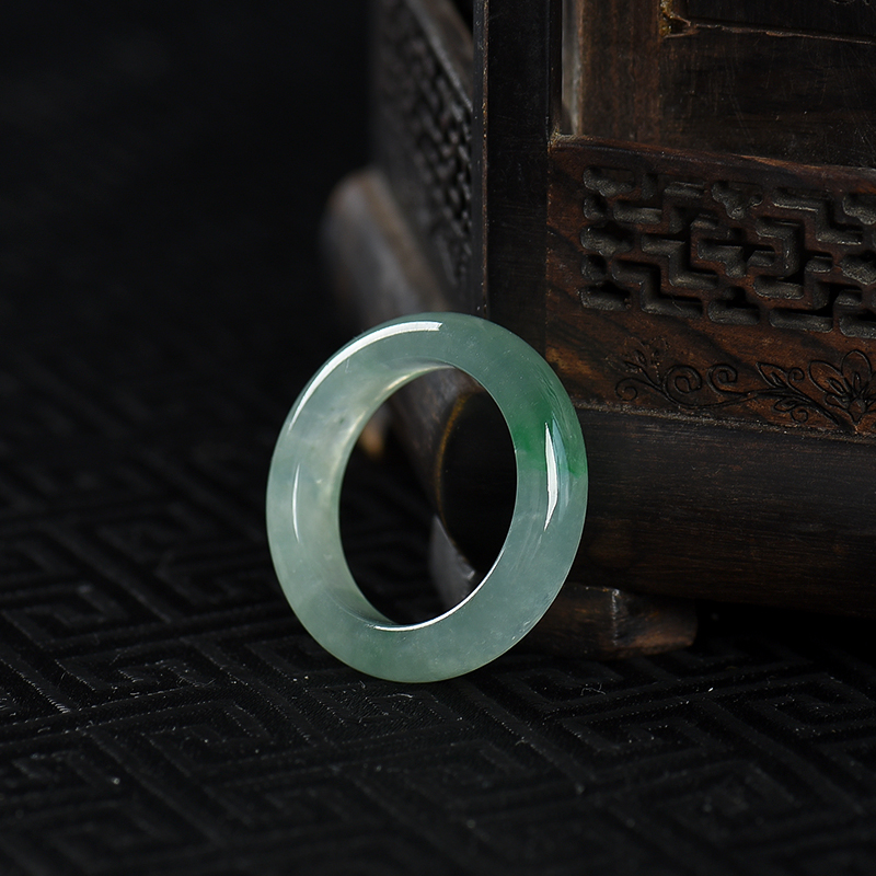 糯冰种翡翠戒指-红掌柜