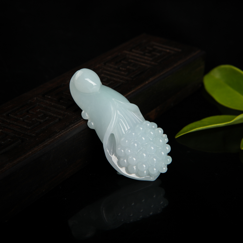 浅绿翡翠多子多福吊坠-红掌柜