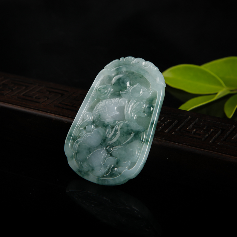 糯种翡翠年年有余吊坠-红掌柜