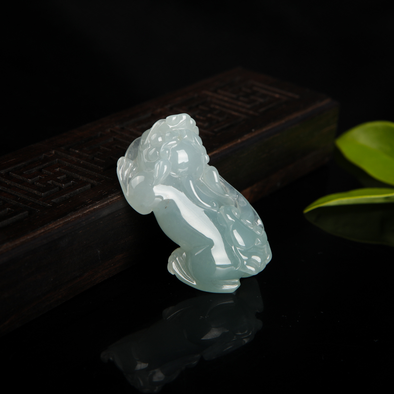 灰绿翡翠貔貅吊坠-红掌柜