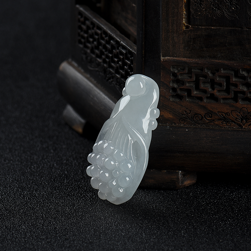 缅甸糯种白色翡翠花件吊坠-红掌柜