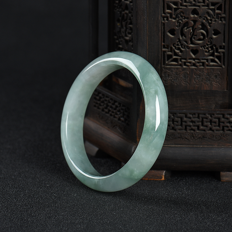 灰绿翡翠手镯-红掌柜