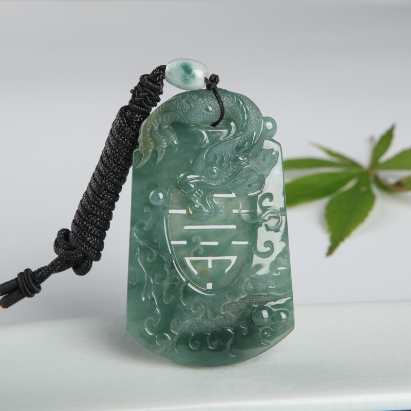 油青种灰绿翡翠龙牌吊坠-红掌柜