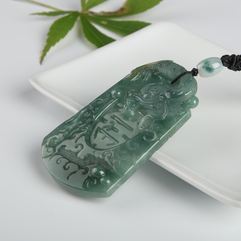 油青种翡翠龙牌吊坠-红掌柜