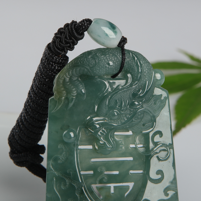 天然翡翠龙牌吊坠-红掌柜