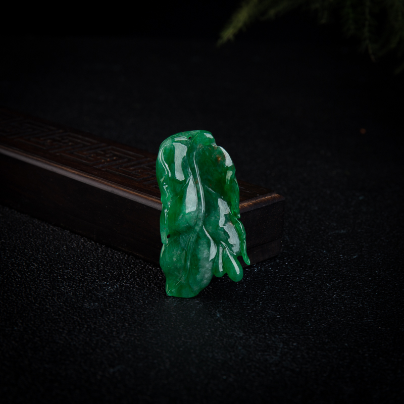 翡翠金枝玉叶吊坠-红掌柜