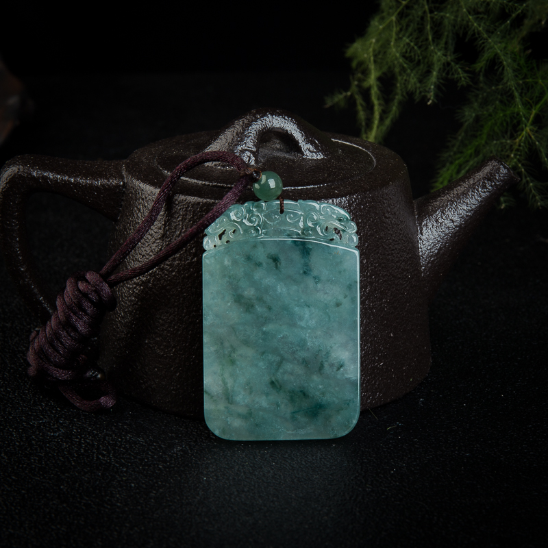 糯冰种翡翠吊坠-红掌柜