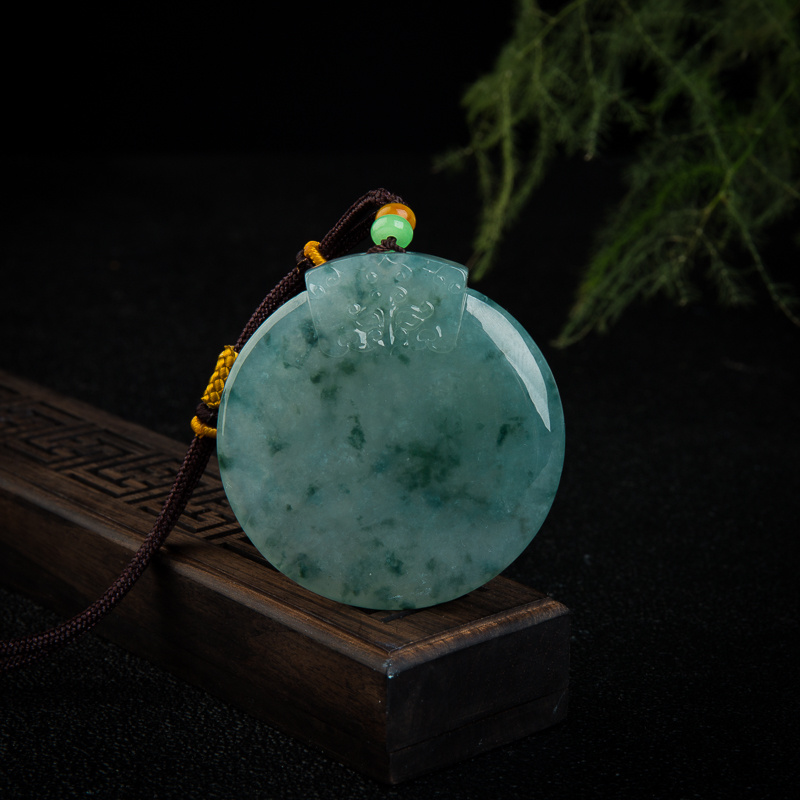 糯冰种翡翠吊坠-红掌柜