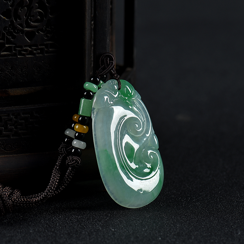 糯种飘翠翡翠吊坠-红掌柜