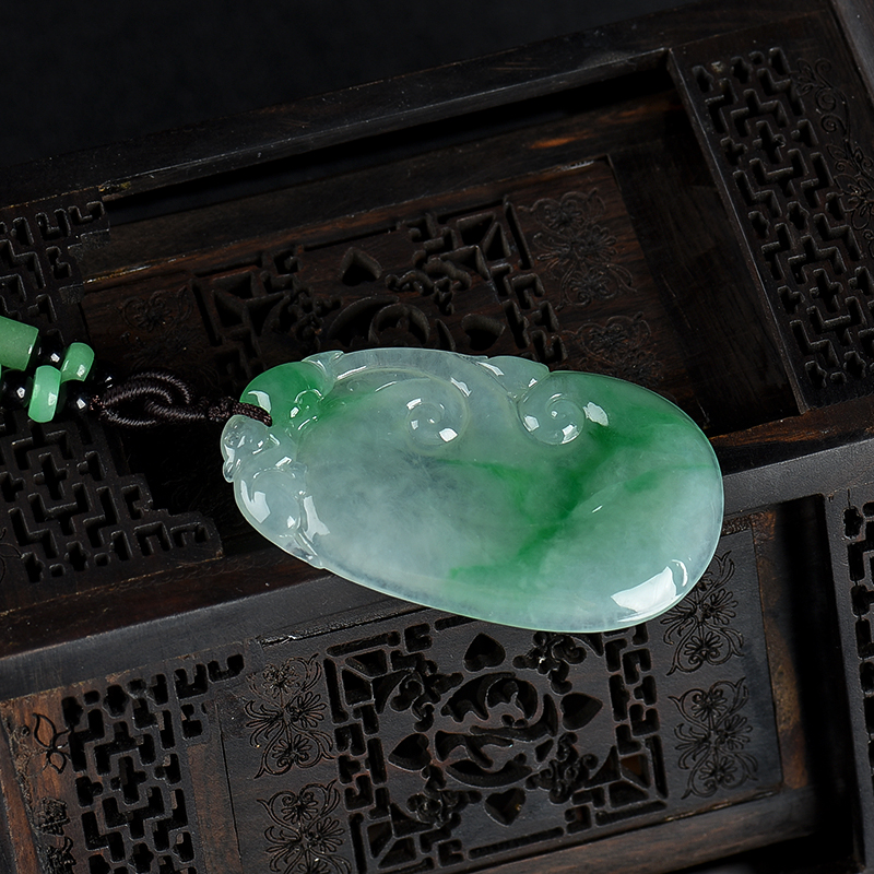 天然糯种飘翠翡翠如意吊坠-红掌柜