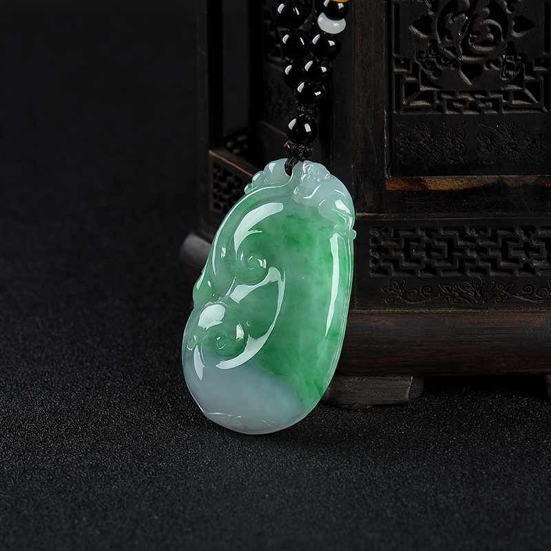 糯种翡翠吊坠-红掌柜