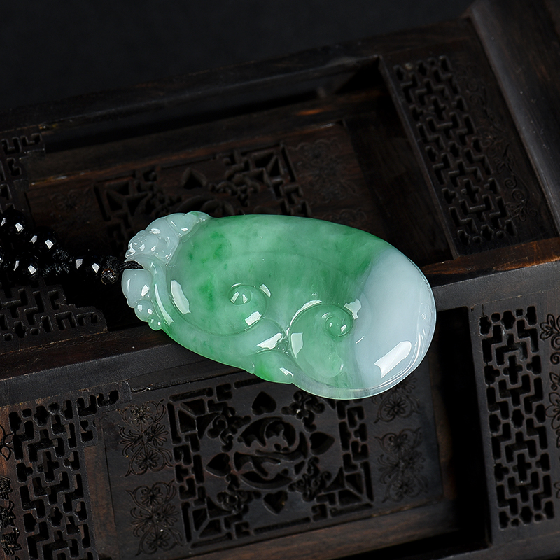 天然糯种飘翠翡翠如意吊坠-红掌柜