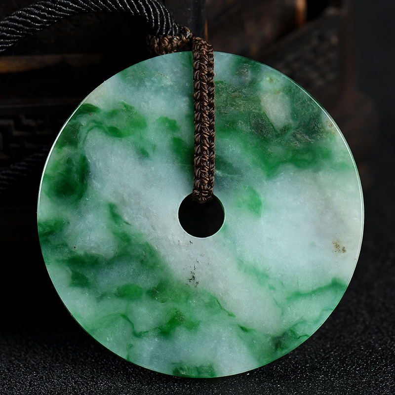 豆种飘翠翡翠吊坠-红掌柜