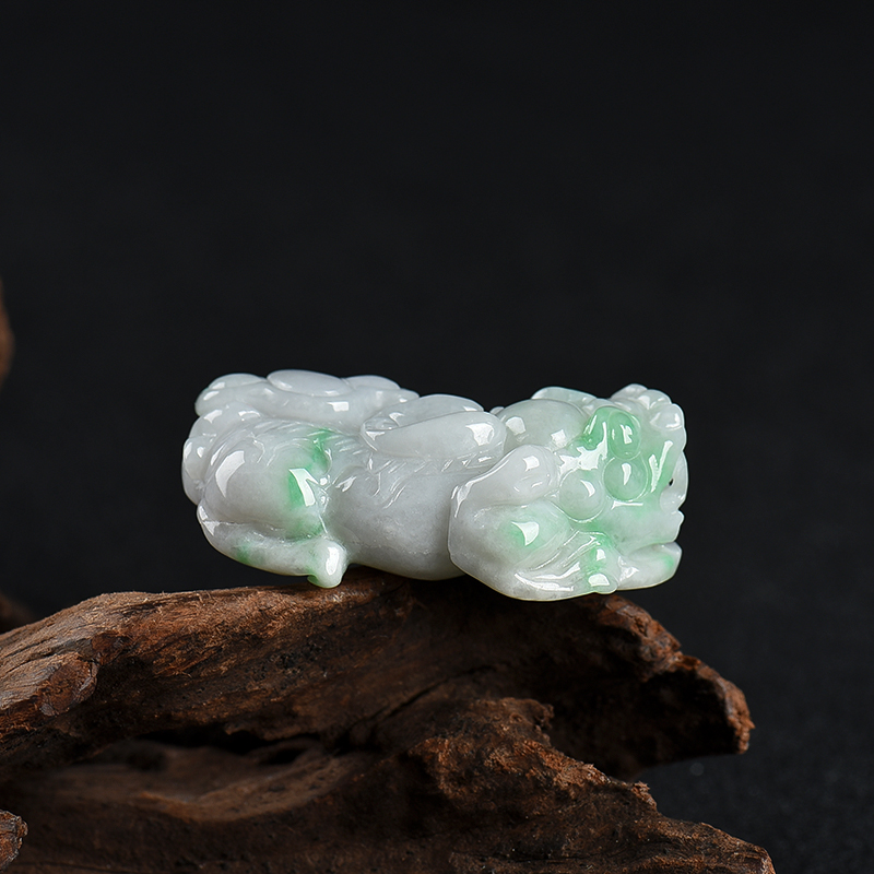 豆种飘翠翡翠貔貅吊坠-红掌柜