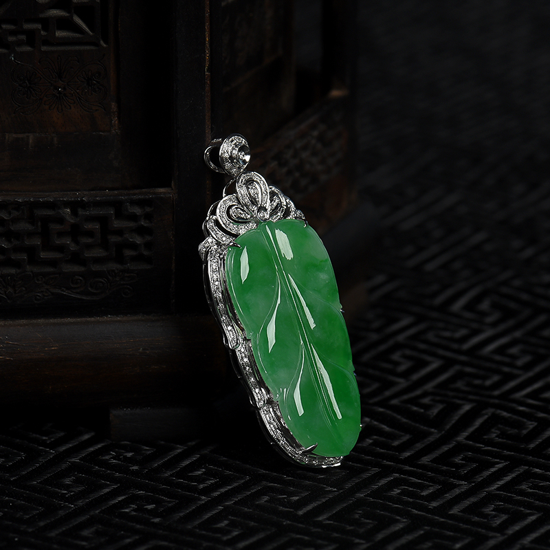 天然糯种翠绿翡翠金枝玉叶吊坠-红掌柜