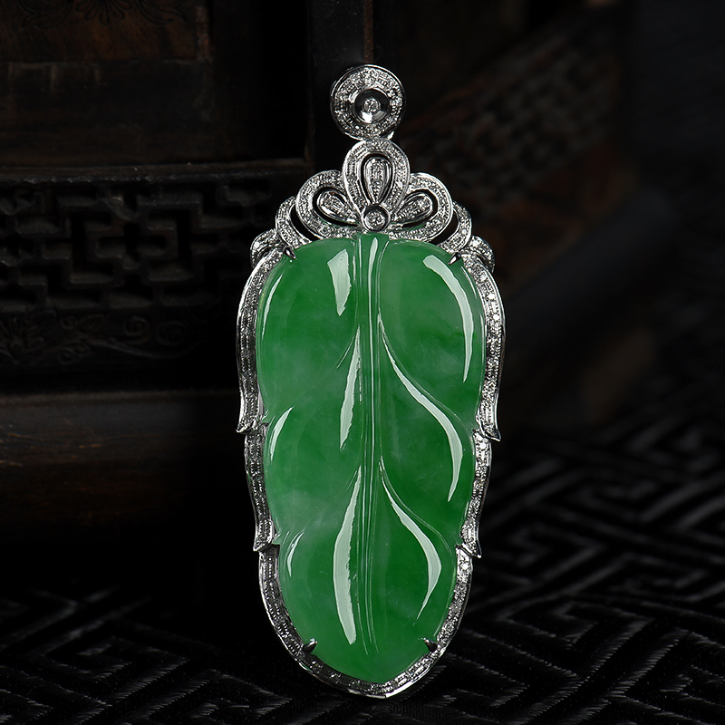 缅甸天然糯种翠绿翡翠吊坠-红掌柜